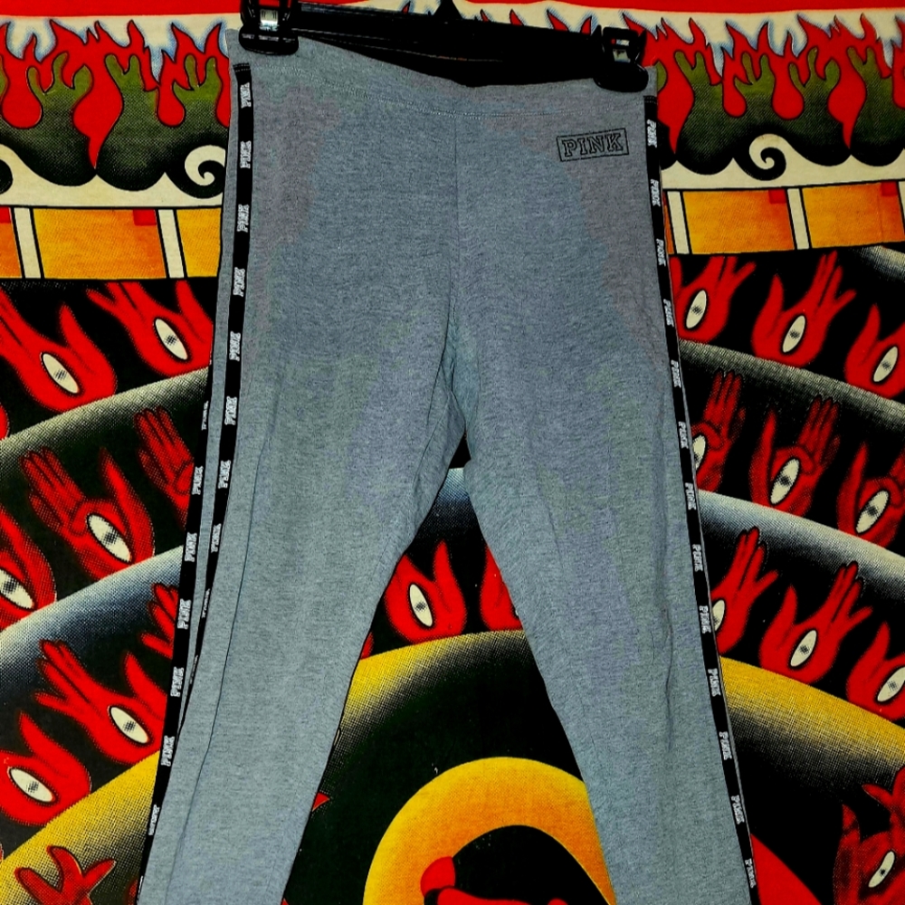 Grey Victoria secret pink yoga leggings.